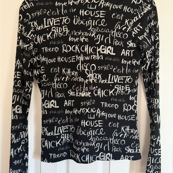 I.N.C. International Concepts Black & White Graffiti Print V-Neck Top - Picture 3 of 4